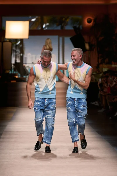 Look 55